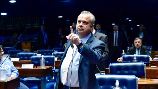 Rogério Marinho protocola representações contra defensor público estadual que hostilizou mulheres