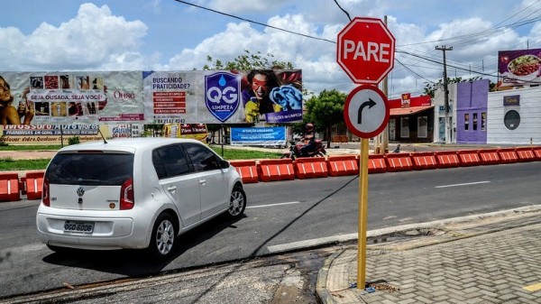 Avenida João da Escóssia pode virar mão única