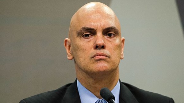 Moraes nega ida de Bolsonaro ao hospital após traumatismo craniano 