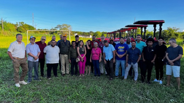 General Girão entrega mais de R$ 4 milhões em equipamentos para agricultura familiar no RN