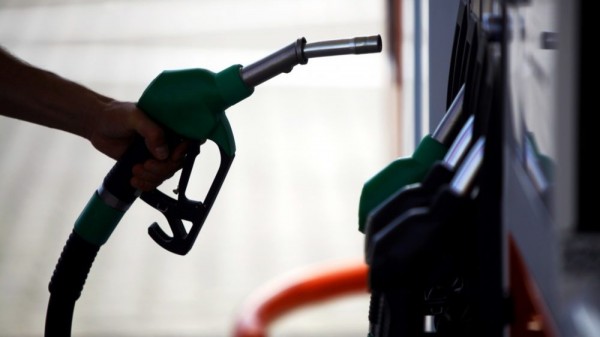 Gasolina deve ficar até R$ 0,34 mais cara em julho com volta de impostos