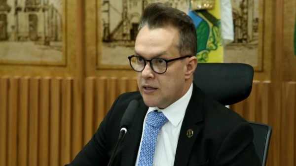 Presidente da Câmara remarca sessão para julgar pedido de cassação de Brisa Bracchi