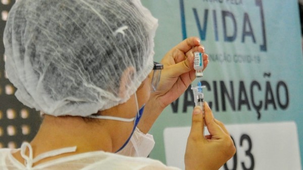 Vacinação contra a Covid-19 segue acontecendo neste sábado e domingo em Mossoró