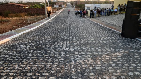 Prefeitura entrega obra de pavimentação de rua de acesso ao Hospital da Mulher