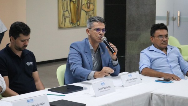 Deputado Coronel Azevedo diz na Fiern ser contra o imposto da água bruta