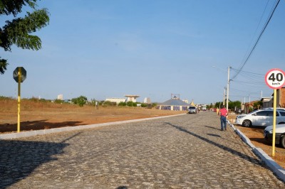 Moradores comemoram obras de pavimetação no Belo Horizonte: "Estamos maravilhados"