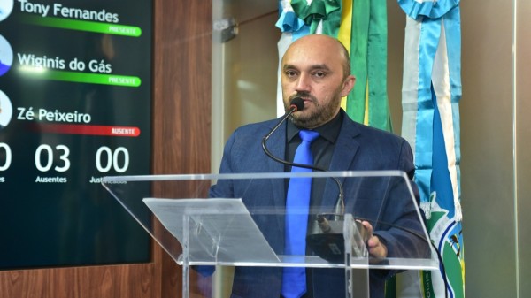 Vereador Edson Carlos apresenta projeto para acionamento do SAMU via aplicativo