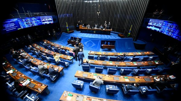 Senado já tem assinaturas suficientes para abrir CPI das Pesquisas