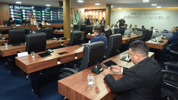 Fidelidade ao prefeito pesa mais que o bolso na bancada governista