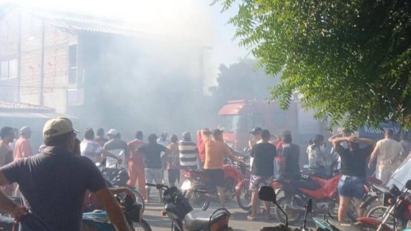 Incêndio atinge loja de eletroeletrônicos em Governador Dix-Sept Rosado