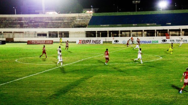 De virada, Baraúnas vence clássico 'Potiba' por 2 a 1 no Nogueirão