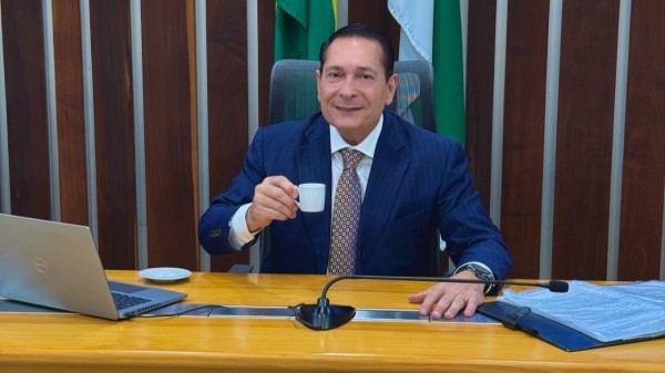 Nos bastidores, Ezequiel joga parado, mas pensa em 2026
