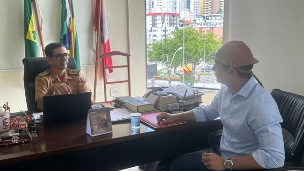 Prefeito Allyson se reúne com Comando do Corpo de Bombeiros em Natal