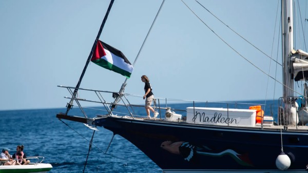 Israel intercepta navio e detém Greta Thunberg e ativistas