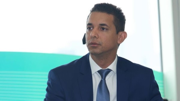 Do discurso contra as oligarquias ao acordão com Maia e Alves