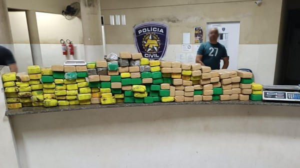Polícia Militar encontra 160 tabletes de maconha dentro de bunker em Natal