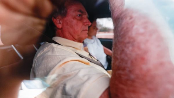 URGENTE: Bolsonaro passa mal e é levado ao hospital em Brasília