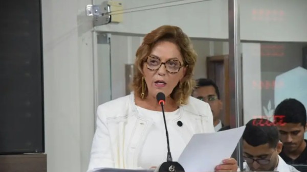 Ex-prefeita Rosalba Ciarlini é internada em Natal com quadro de diverticulite