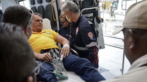 Médico que atende Bolsonaro não descarta nova cirurgia