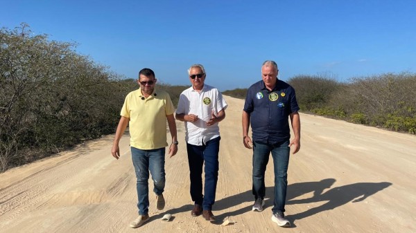 General Girão visita Maísa, denuncia abandono da Estrada do Melão e reafirma apoio a mães atípicas e agricultores