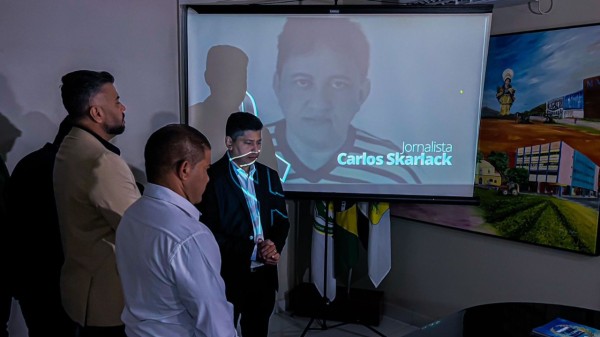 Câmara de Mossoró presta homenagem a Carlos Skarlack com um minuto de silêncio