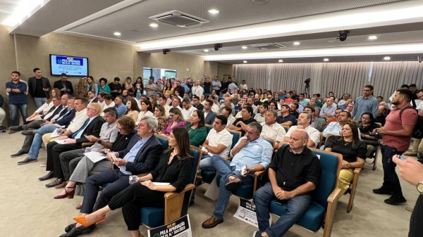 Com pires nas mãos, prefeitos do RN buscam apoio da bancada federal