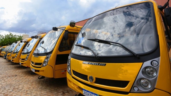 Prefeitura de Mossoró garante transporte escolar para alunos da Rede Municipal e universitários