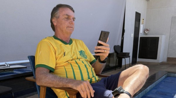 Hashtag ‘Bolsonaro Free’ lidera redes sociais em dia de julgamento no STF