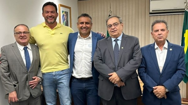 É OFICIAL: Álvaro Dias define Babá Pereira como vice na disputa pelo Governo do RN