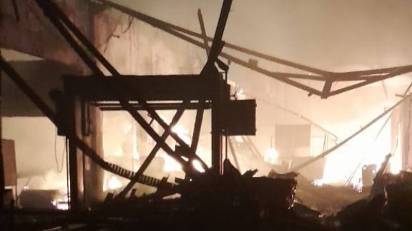 Incêndio de grandes proporções atinge empresa de produtos químicos de limpeza em Mossoró