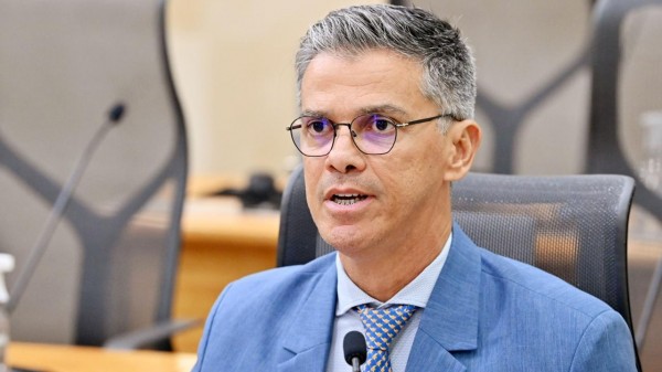 'Governadora Fátima, cadê o dinheiro do RN?', questiona Coronel Azevedo