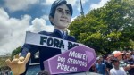 Servidores estaduais protestam e cobram do governador pagamento de salÃ¡rios
