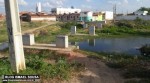 MÃ£e precisa atravessar rio todos os dias para levar filho Ã  escola em MossorÃ³