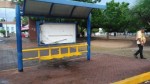 FiaÃ§Ã£o exposta coloca em risco vida de quem usa parada de Ã´nibus em MossorÃ³