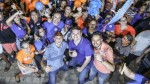 Lawrence e Jadson fazem caminhada pelas ruas das Barrocas
