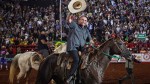 Bolsonaro é ovacionado aos gritos de 'mito' em Barretos