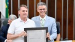 Coronel Azevedo aprova na Assembleia título de cidadão para Bolsonaro