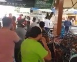VÃDEO: Militantes do PT sÃ£o vaiados durante panfletaÃ§o no Vuco-Vuco