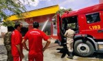 Corpo de Bombeiros debela incêndio em posto de troca de óleo em Mossoró