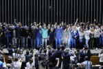 PlenÃ¡rio da CÃ¢mara Ã© invadido por manifestantes