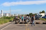 Em MossorÃ³, caminhoneiros interditam BR-304 contra o aumento do diesel e o baixo frete