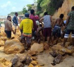 ParedÃ£o de falÃ©sia desmorona e deixa trÃªs turistas mortos na Praia de Pipa