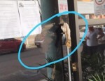 Indivíduo pendura saco com fezes na porta da Câmara Municipal de Mossoró como protesto