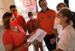 AssociaÃ§Ã£o entrega a ClÃ¡udia Regina projeto de ClÃ­nica Escola para Autistas