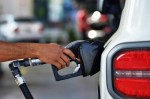 Petrobras reduz em 3,14% preÃ§o da gasolina na quinta; queda no mÃªs Ã© de 13,58%