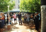 Ato em praÃ§a pÃºblica pede a liberaÃ§Ã£o de policiais presos na operaÃ§Ã£o "IntocÃ¡veis"