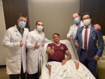 Para tristeza da esquerda, Bolsonaro recebe alta 