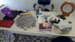 PolÃ­cia Civil apreende drogas e armas em apartamento no bairro Nova BetÃ¢nia