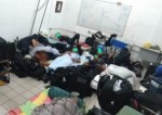 HumilhaÃ§Ã£o: Novos policiais dormem amontoados no chÃ£o por falta de alojamento adequado