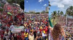 Pão, circo e cerveja: a fórmula da esquerda para encher ruas